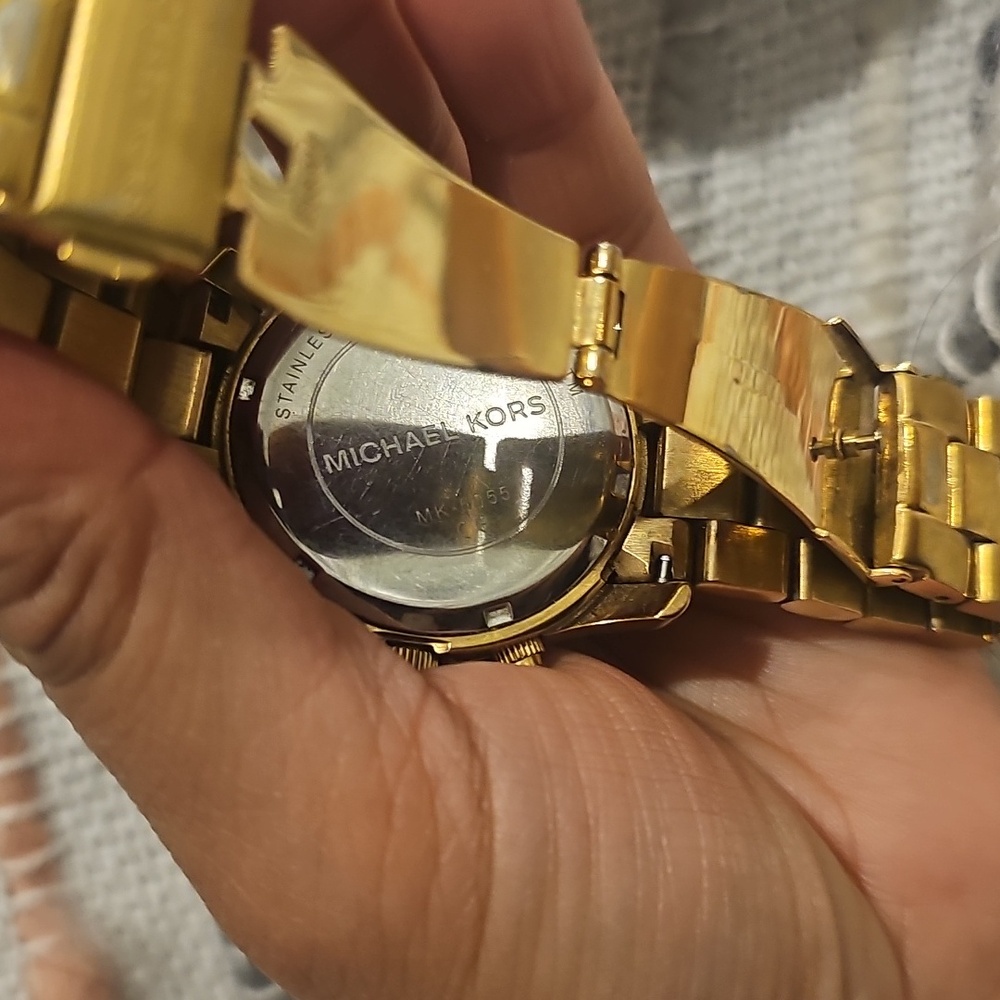 Michael Kors Watch - Picture 4 of 7